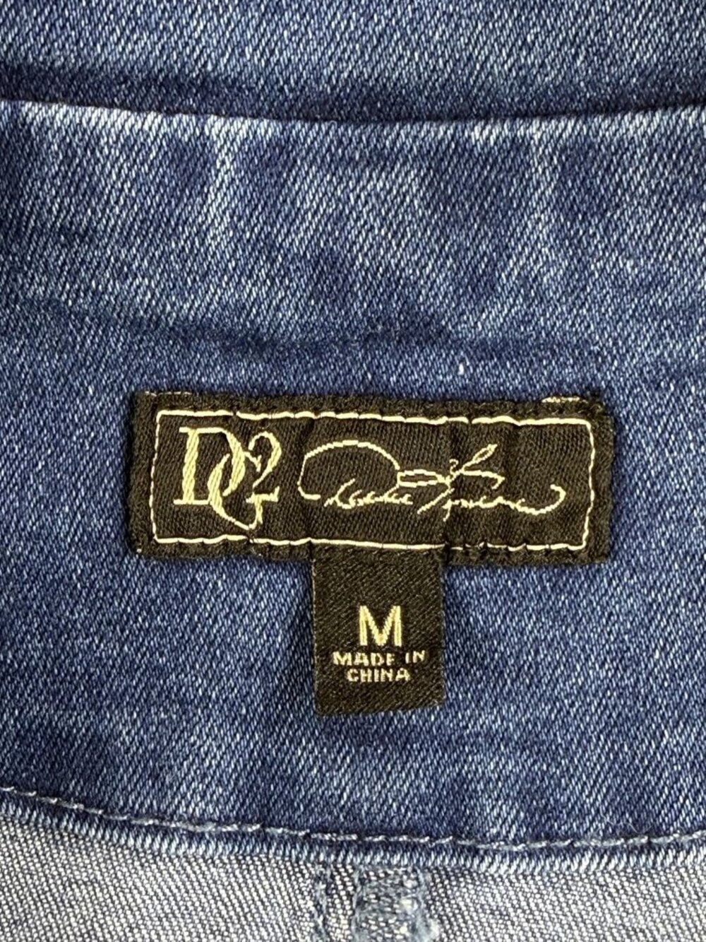 DG2 Diane Gilman Denim Jacket Womens Medium Blue Blazer Button Front Pockets - Picture 3 of 16